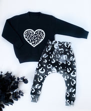 Load image into Gallery viewer, Printed - Leopard heart top